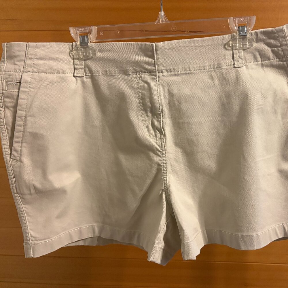Vineyard Vines Khaki Shorts